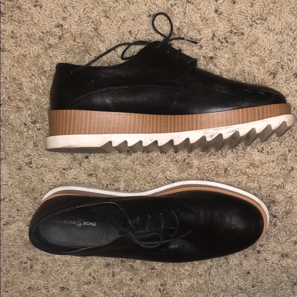 Platform dress shoes as seem on KUWTK